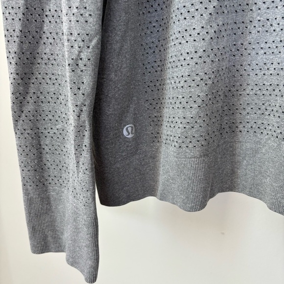 Lululemon Laser Cut Long Sleeve Shirt Size M/L - Picture 4 of 4